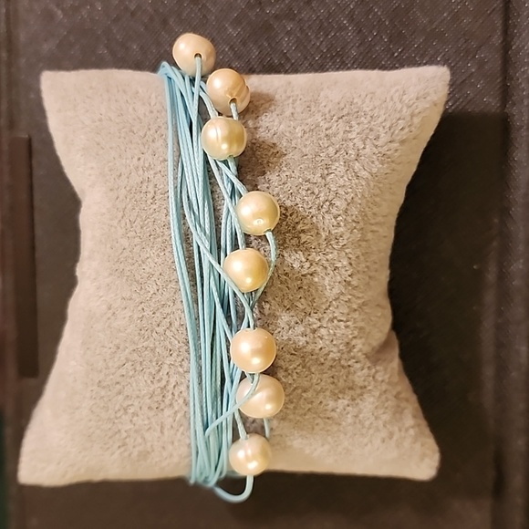 Turquoise Leather with Freshwater Pearls 8 1/4" - Picture 4 of 4